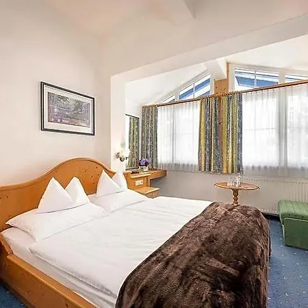 Snowwhite Hotel 4*